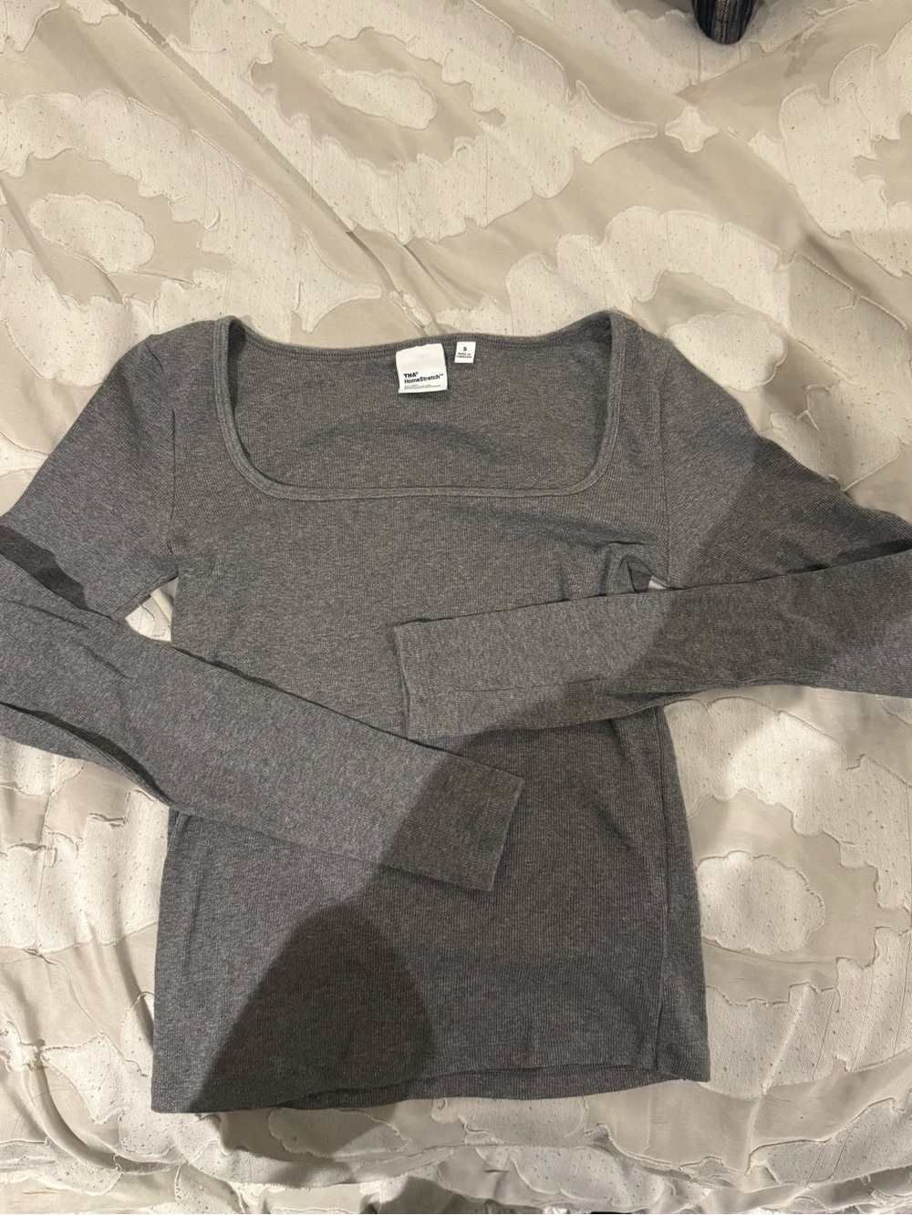 Aritzia Gray Scoop Neck Long Sleeve Top